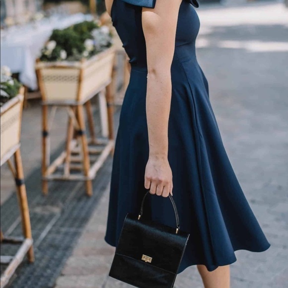 NWT Gal Meets Glam Celine One Shoulder Dress in Navy Size 00 - Picture 2 of 9